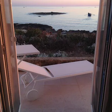 Il Rifugio Dello Scoglio オストゥーニ